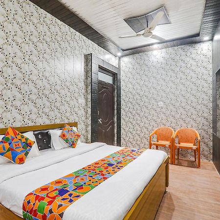 Fabexpress Milan Palace Ayodhya Exterior foto